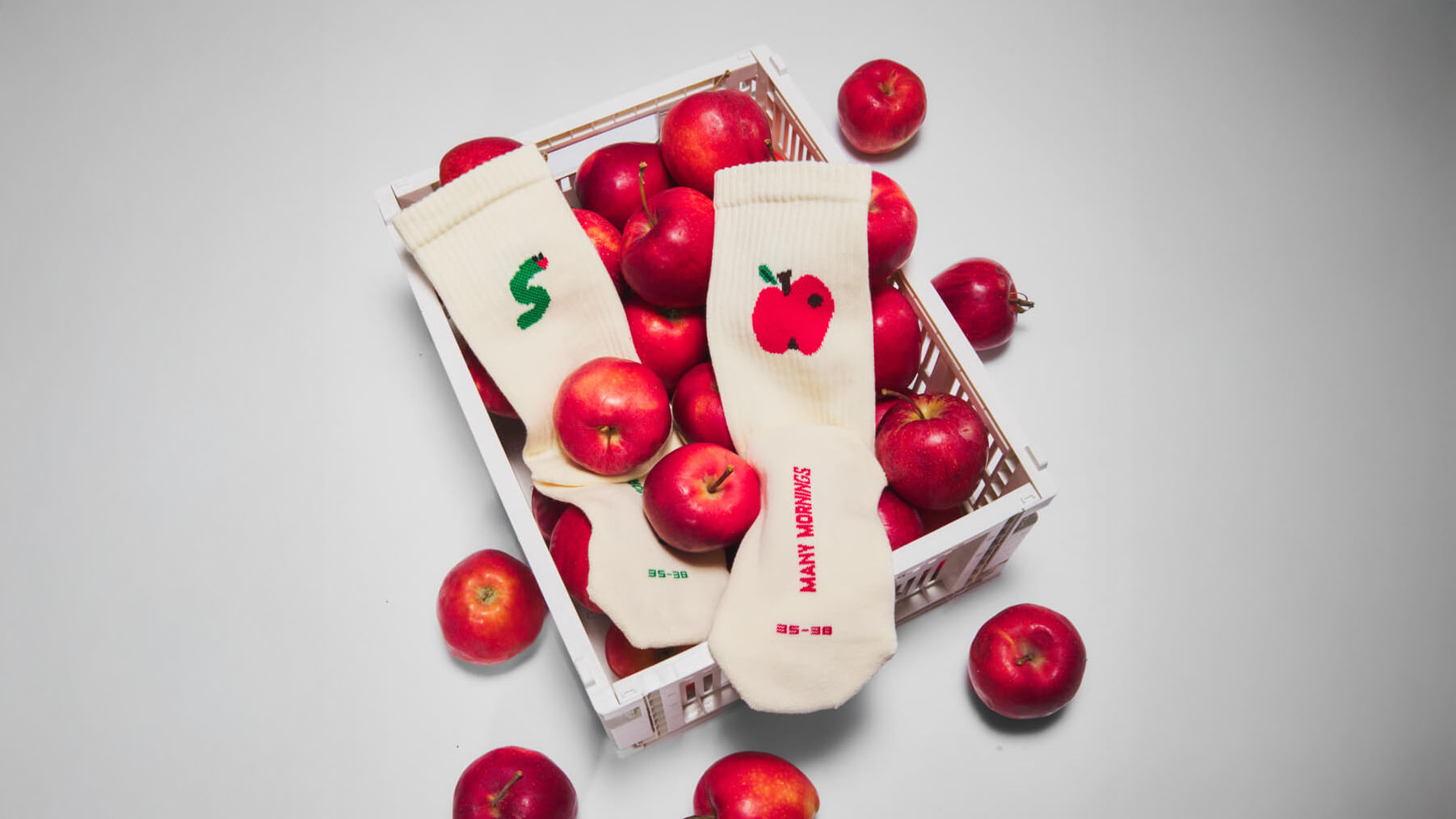 Many Mornings - skarpetki sportowe - BITE ME